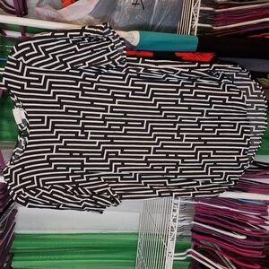 H&M SHORT SLEEVE BLOUSE SIZE 4 BLACK AND WHITE